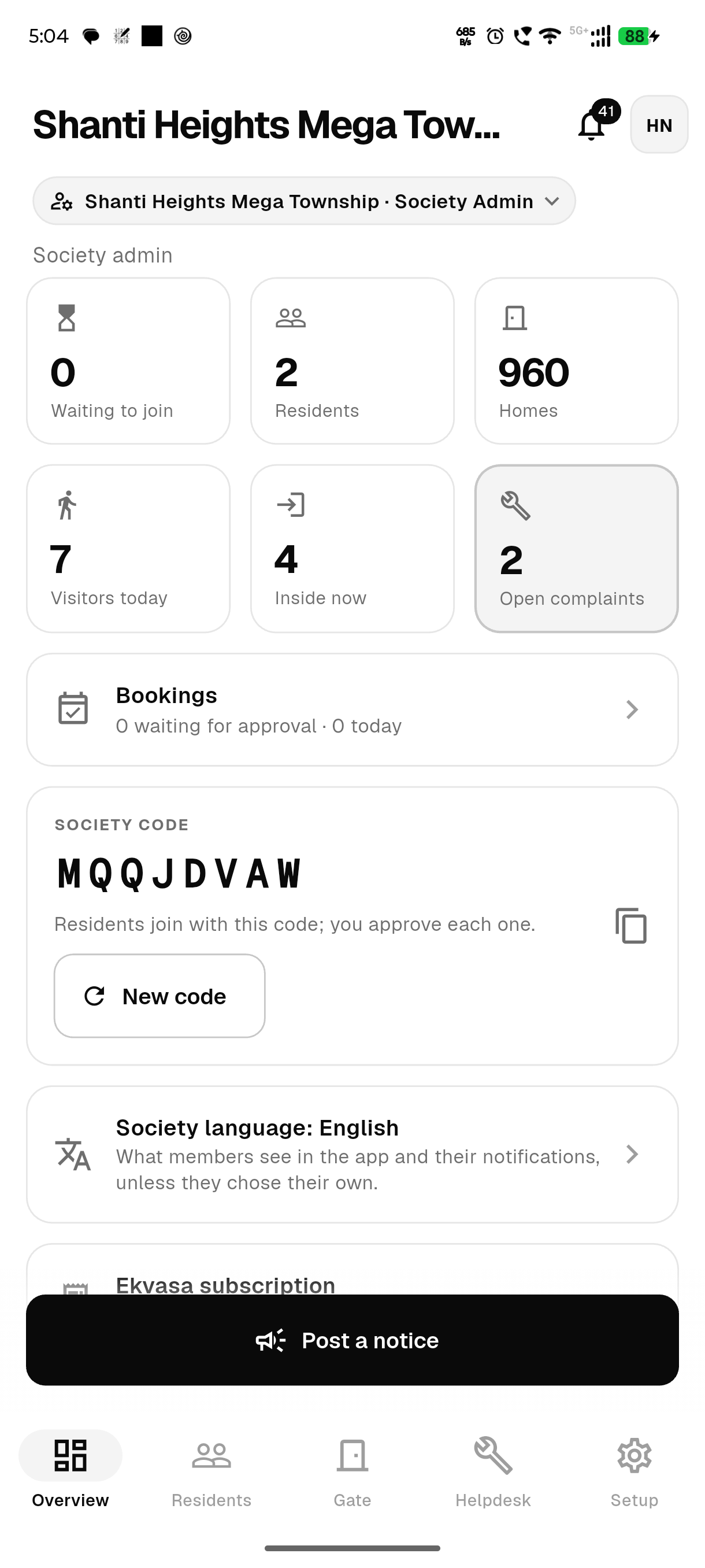 The office overview in the app, with payments waiting to be confirmed and the accounts